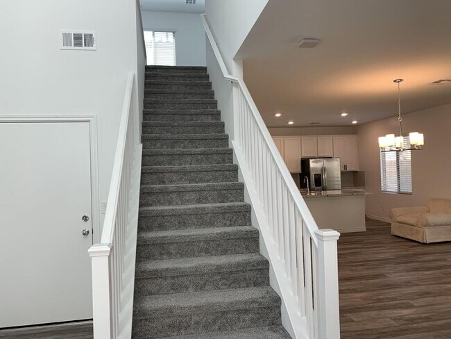 Building Photo - Skye Canyon 2 story home