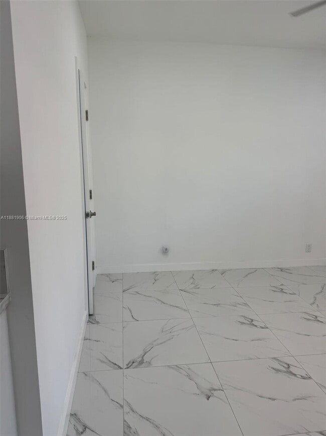 Foto del edificio - 15620 SW 146th Ave