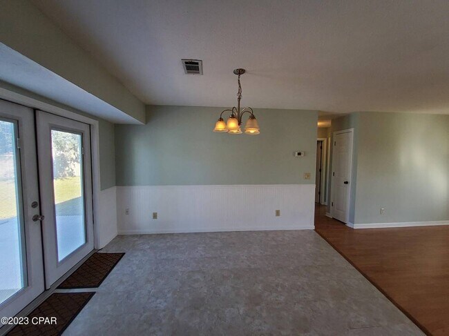 Foto del edificio - 5117 Bay Head Rd