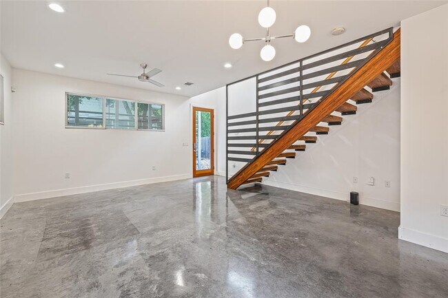 Foto del edificio - 600 W Odell St