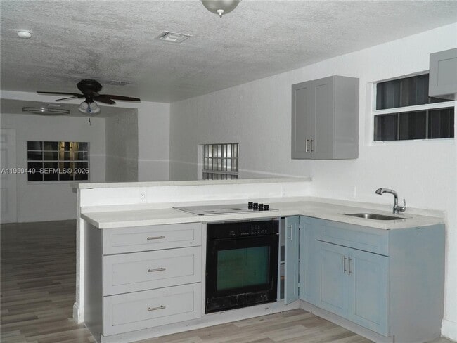 Foto del edificio - 4079 Linda Ln