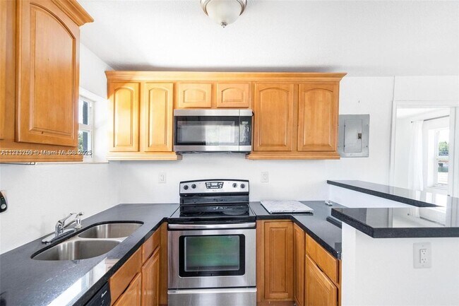 Foto del edificio - 6221 NW Miami Ct