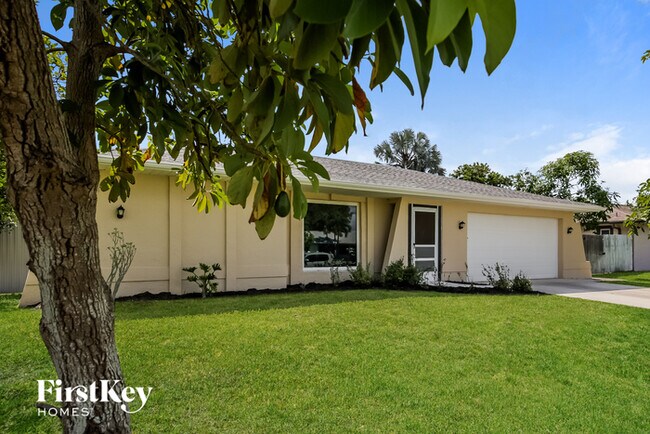 Building Photo - 516 SE 17th Ave