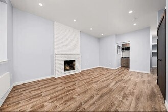 Building Photo - 453 W 48th St