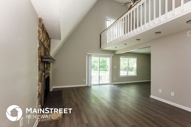 Foto del edificio - 8009 Beacon Hills Rd