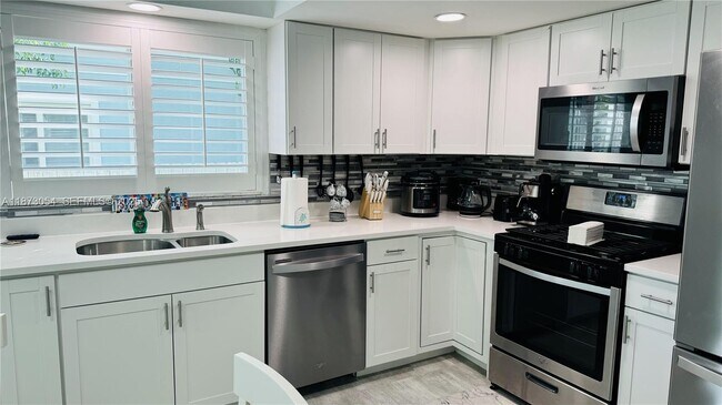 Foto del edificio - 443 4th Rd