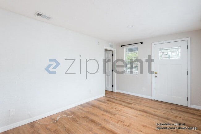 Foto del edificio - 909 E 28th Ave