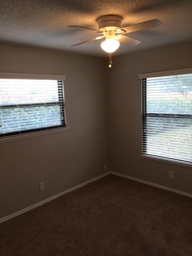 Building Photo - 4319 Renault Drive