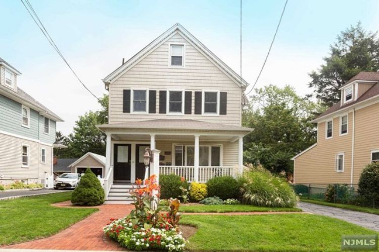 Foto principal - 242 Maple Ave
