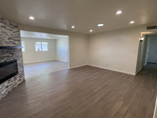 Foto del edificio - 7910 E 20th Pl