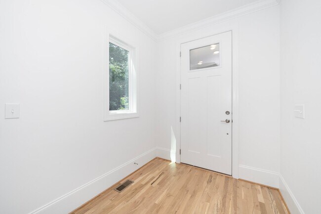 Foto del edificio - 3805 Burt Dr