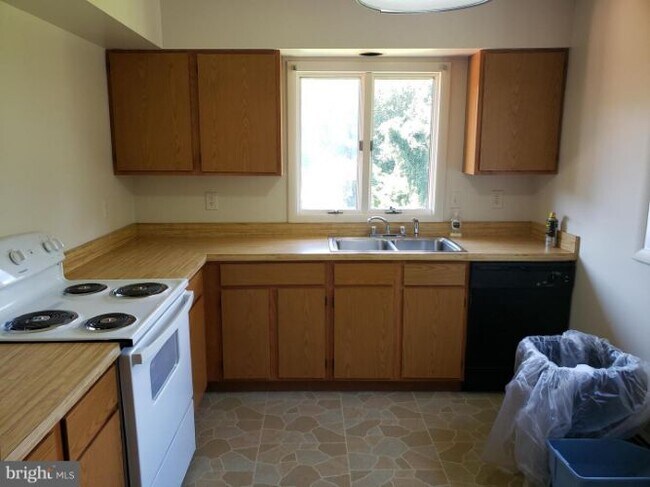 Foto del edificio - 2124 Fallston Rd