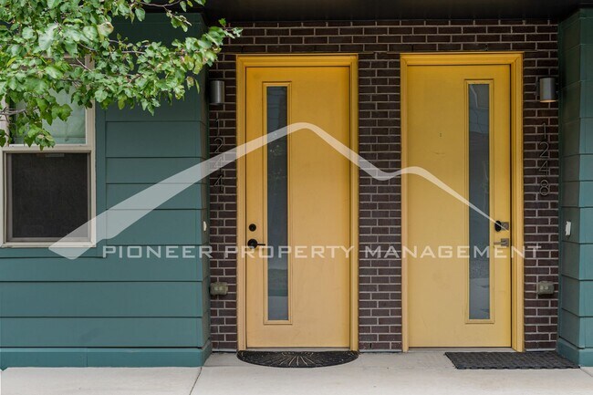 Photo - Spacious Home with Central AC and Mountain...