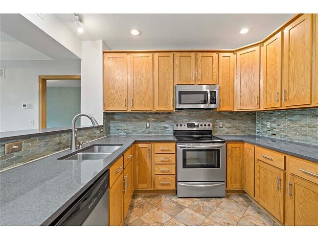 Foto del edificio - 660 N 2nd St