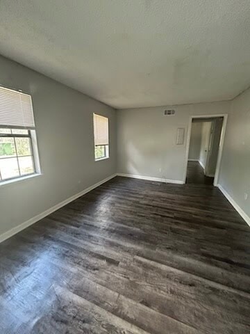 Foto del edificio - 1724 Pepper Dr