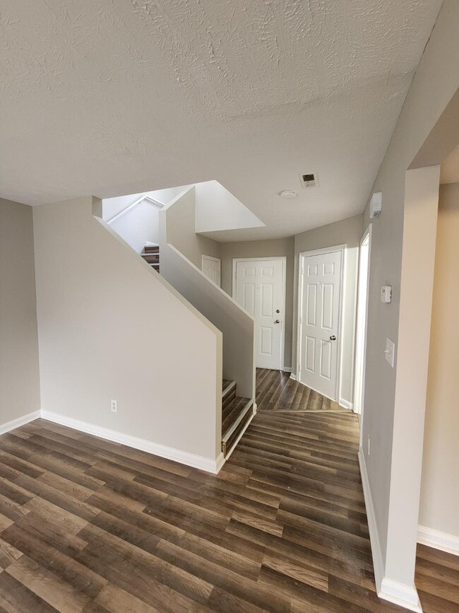 Foto del edificio - 129 Karen Ct