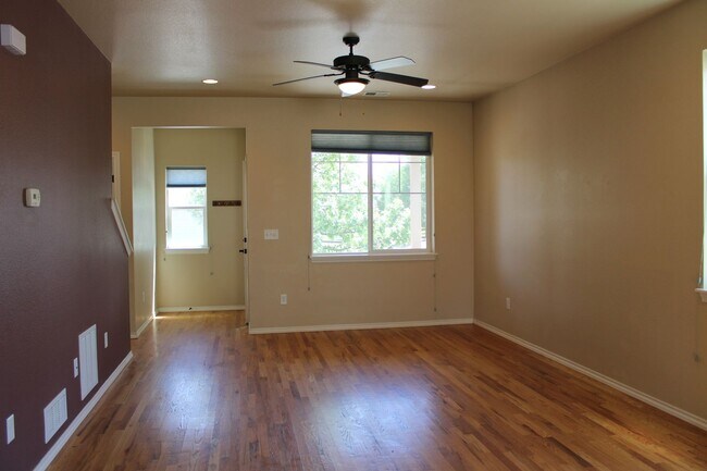 Foto del edificio - Stunning 3 Bedroom Home in North Fort Coll...
