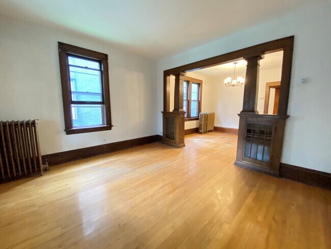 Building Photo - 3841 Grand Ave S