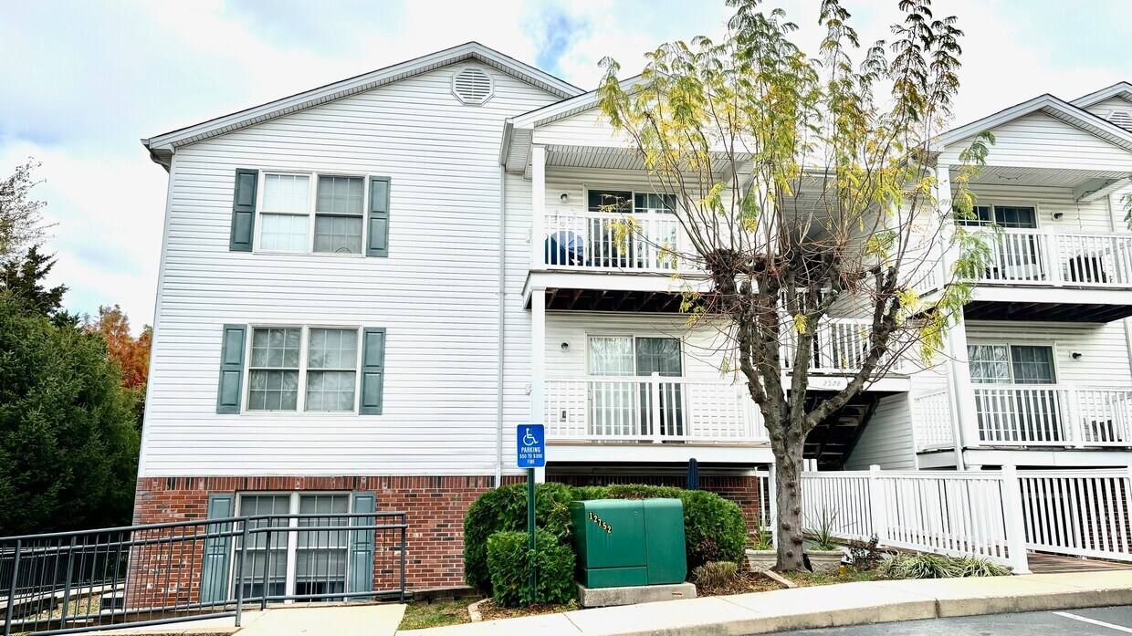 Primary Photo - 2578 Coppergate Square Dr