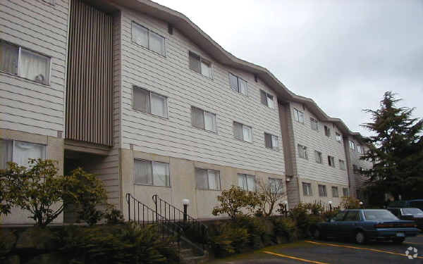 Foto principal - Burien Place Apartment Homes