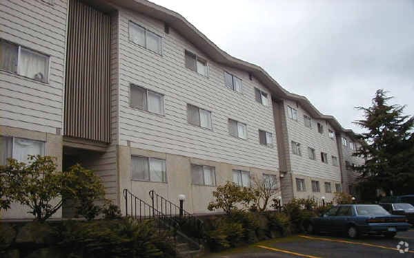 Building Photo - Burien Place