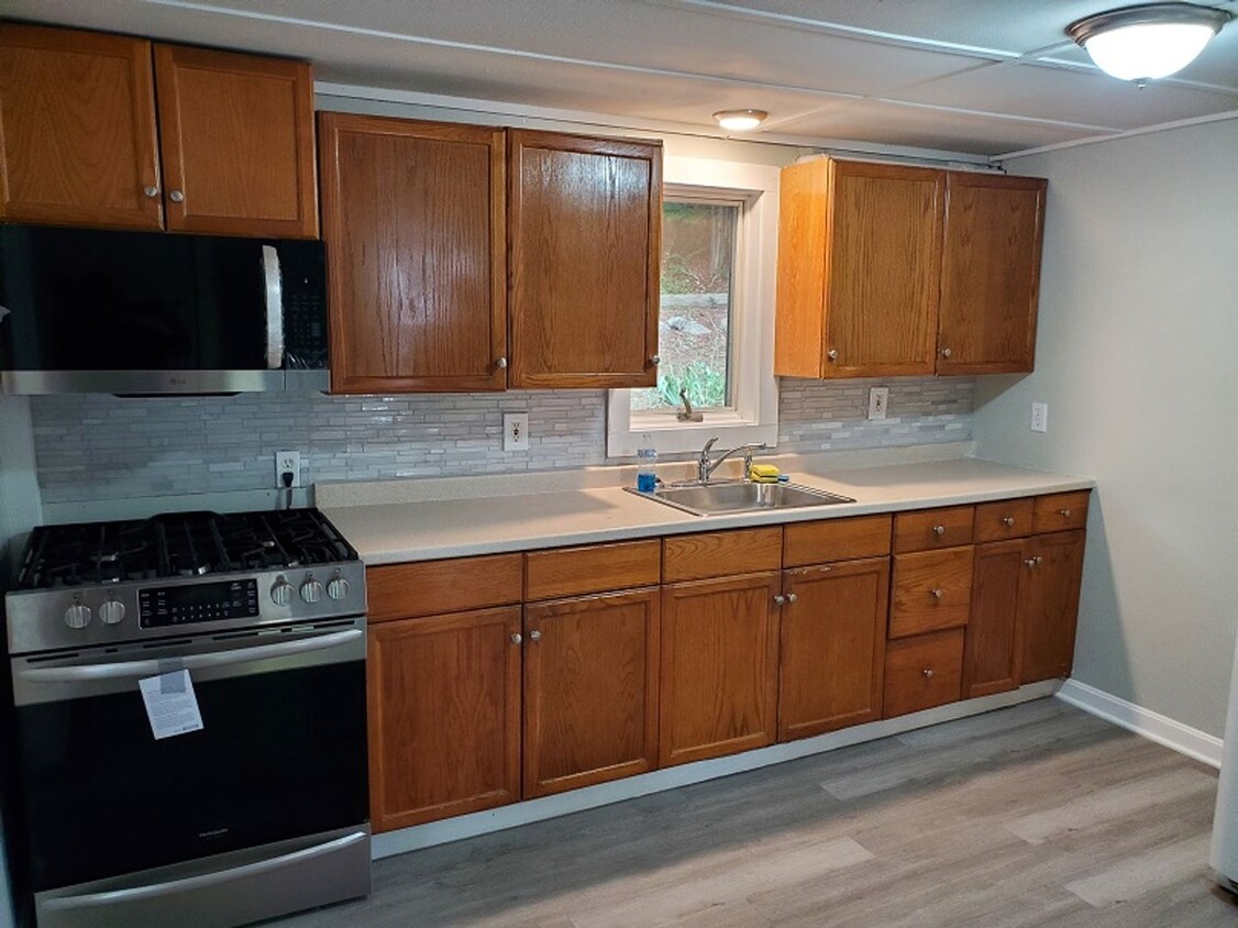 Primary Photo - Renovated Upton 4 Bedroom Single Family