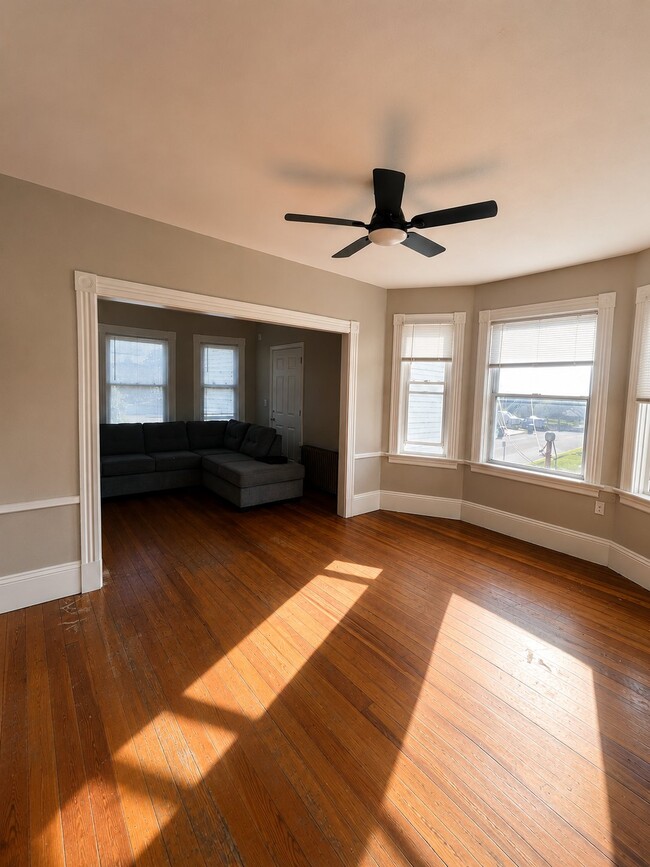 Photo - 104 Laurens St (Cranston, RI) Apartment