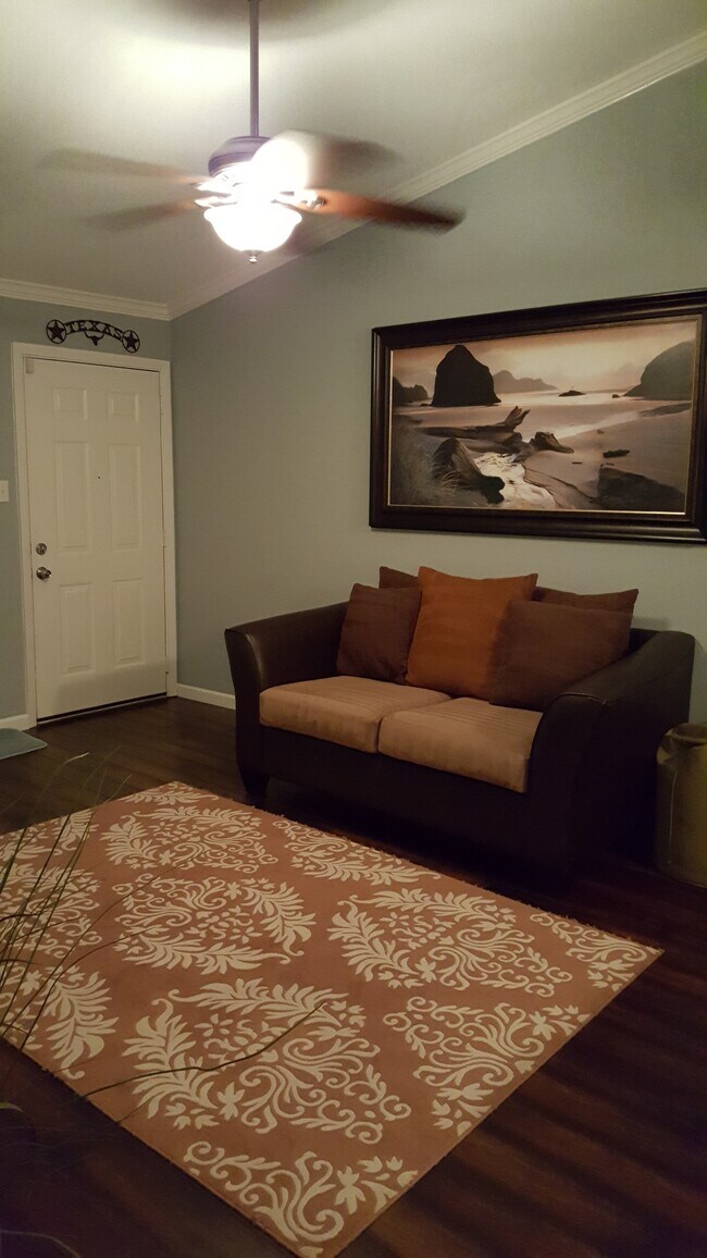 Foto del edificio - 3900 Woodchase Dr