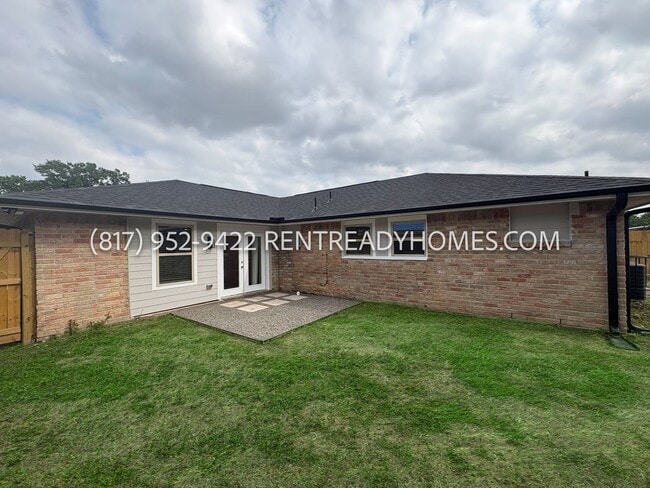 Foto del edificio - 7810 Birchbark Dr