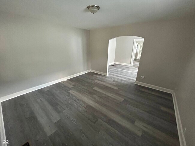 Foto del edificio - 821 N Bradley Ave