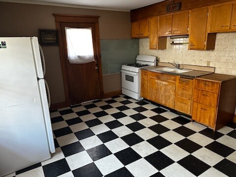 Foto del edificio - 204 W Locust St