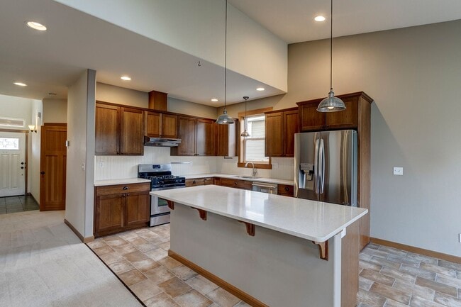 Foto del edificio - Spacious 3 Bedroom Plus Office with AC, Gas Fireplace and Fenced Backyard