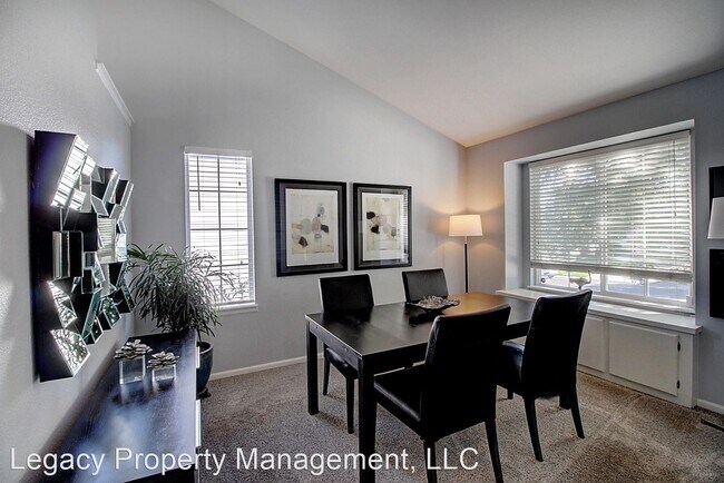 Building Photo - 538 W English Sparrow Trail