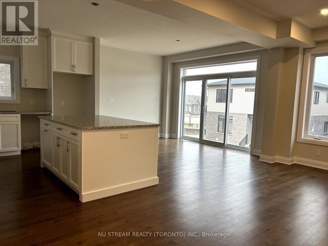 Building Photo - 732 Autumn Willow Dr