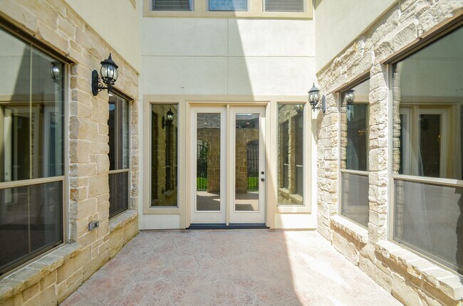 Building Photo - 42 N Knights Crossing Dr