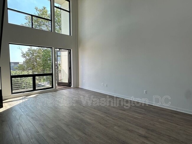 Building Photo - 1460 Belmont St NW