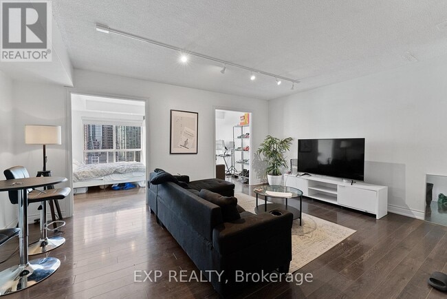 Building Photo - 25 The Esplanade