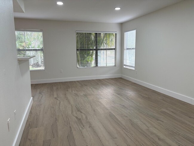 Building Photo - 15610 SW 105th Ln