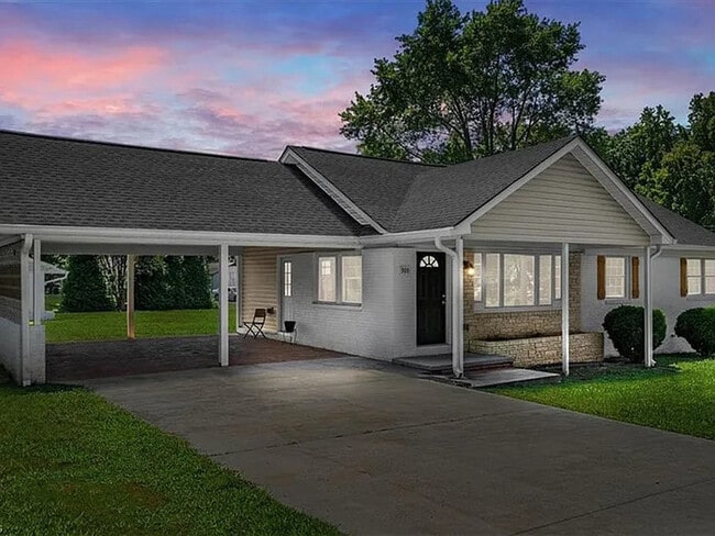 Building Photo - Earn Wealth While Leasing - Like a Homeowner - Lease to Own