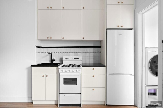 Foto del edificio - 2 bedroom in BROOKLYN NY 11211