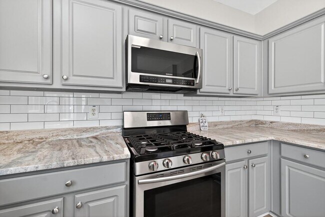 Foto del edificio - 591 Wendlebury Ct