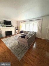 Building Photo - 13 Wainwright Dr