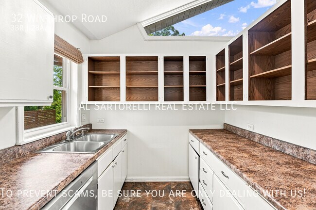 Foto del edificio - 32 Winthrop Rd
