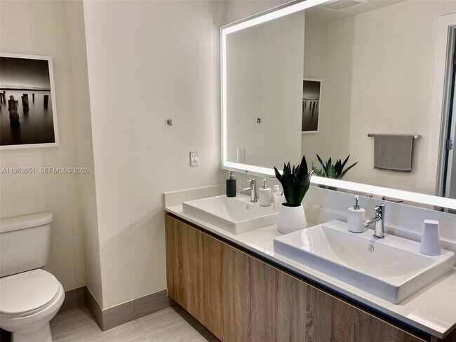 Foto del edificio - 2960 NE 207th St
