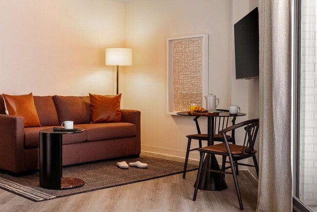 Building Photo - 77 9th St E