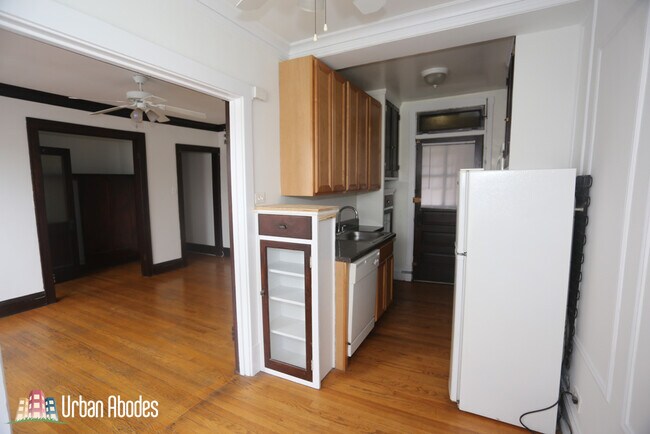 Foto del edificio - 4542 N Maplewood Ave