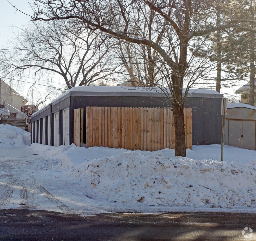 Building Photo - 580 Minnehaha Ave E