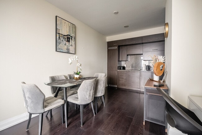 Building Photo - 2 Anndale Dr