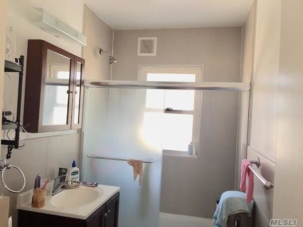 Building Photo - 5 bedroom in Queens NY 11375