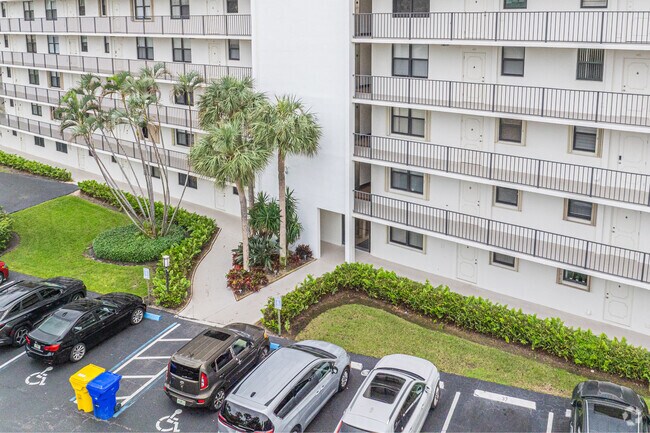 Entrada - Palm Beach Harbour Club